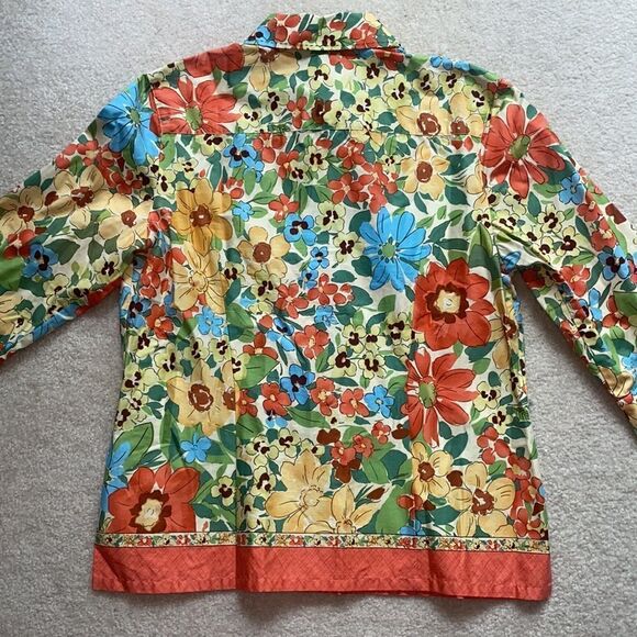 Van Heusen 🌼 Floral Top! - Picture 10 of 10